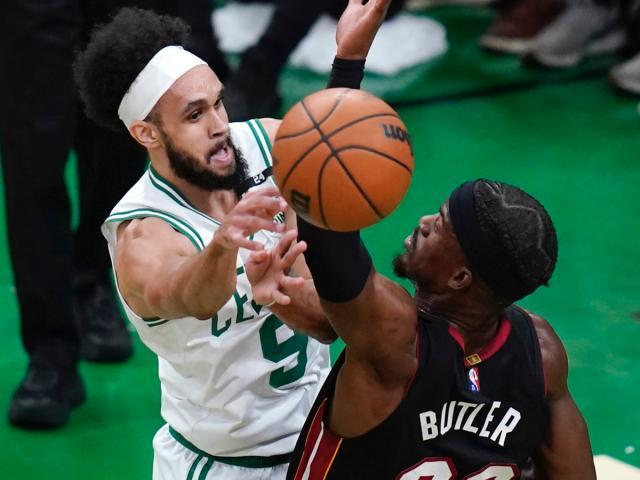 1653403379992051834.jpg derrick-white-jimmy-butler.jpg